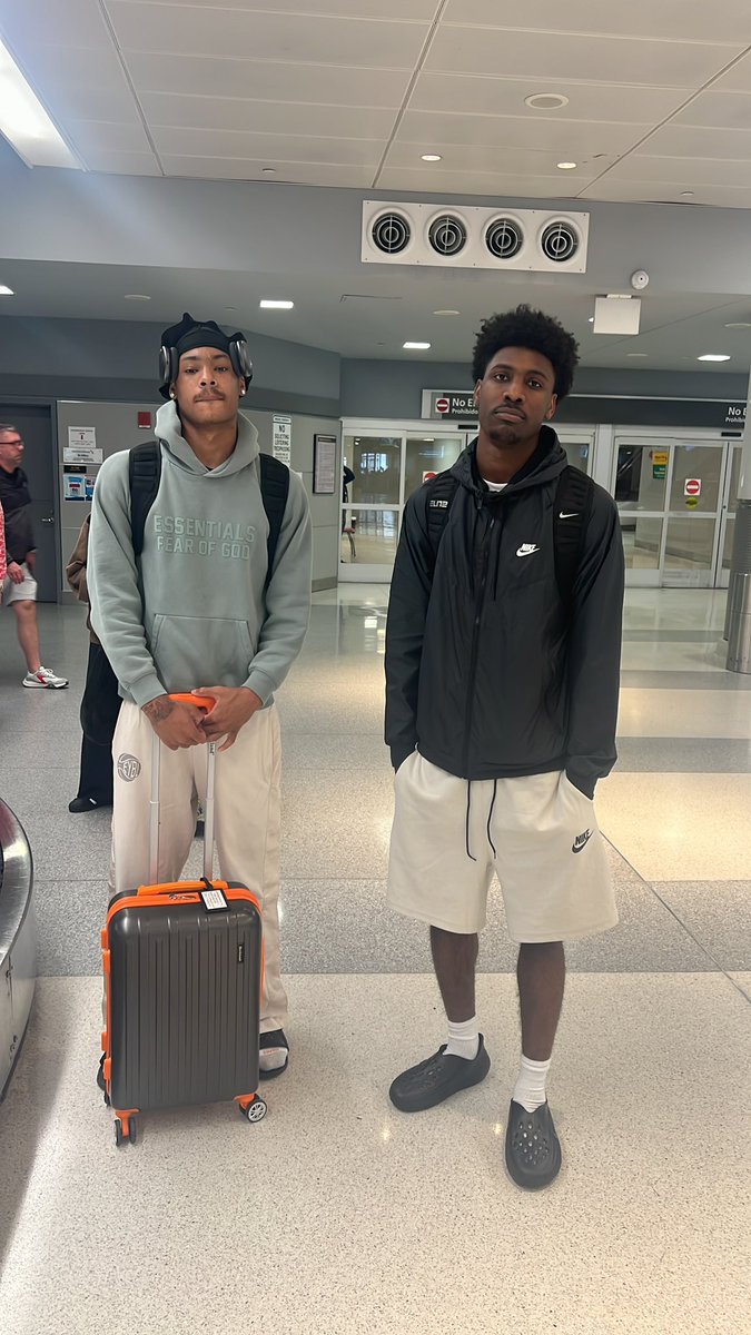 TruthDontCareB's tweet photo. Wheels up to Lithuania! I have the honor or coaching the Grind Session Select team this summer. Facing back to back YBCL Champions Rytas Vilnius first then to Italy vs Orange 1 and Stella Azzura. Finishing out in Spain vs Zentro Madrid. Great crew with me! https://t.co/YnD7urgZ1m