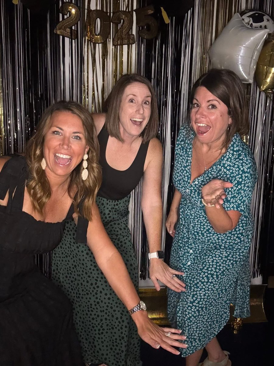 This year ending is really bittersweet. 💙💛