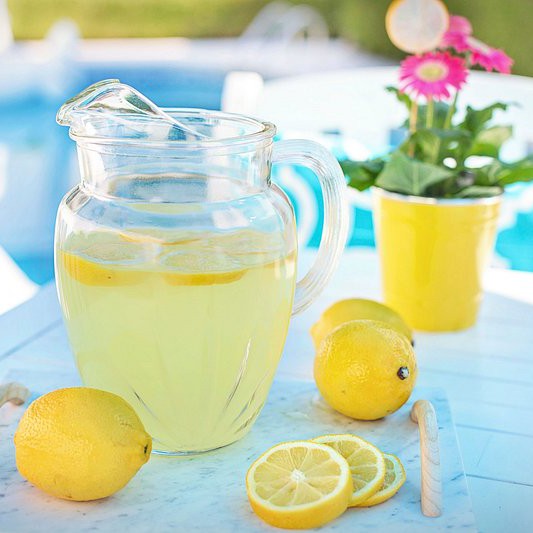 PrinxeJ17's tweet photo. nothing better than a glass of #Lemonade ๐ ... except maybe #Nobody ๐
#Yep #ImAromantic ๐ณ๏ธโ๐ https://t.co/SJFAucXCfa