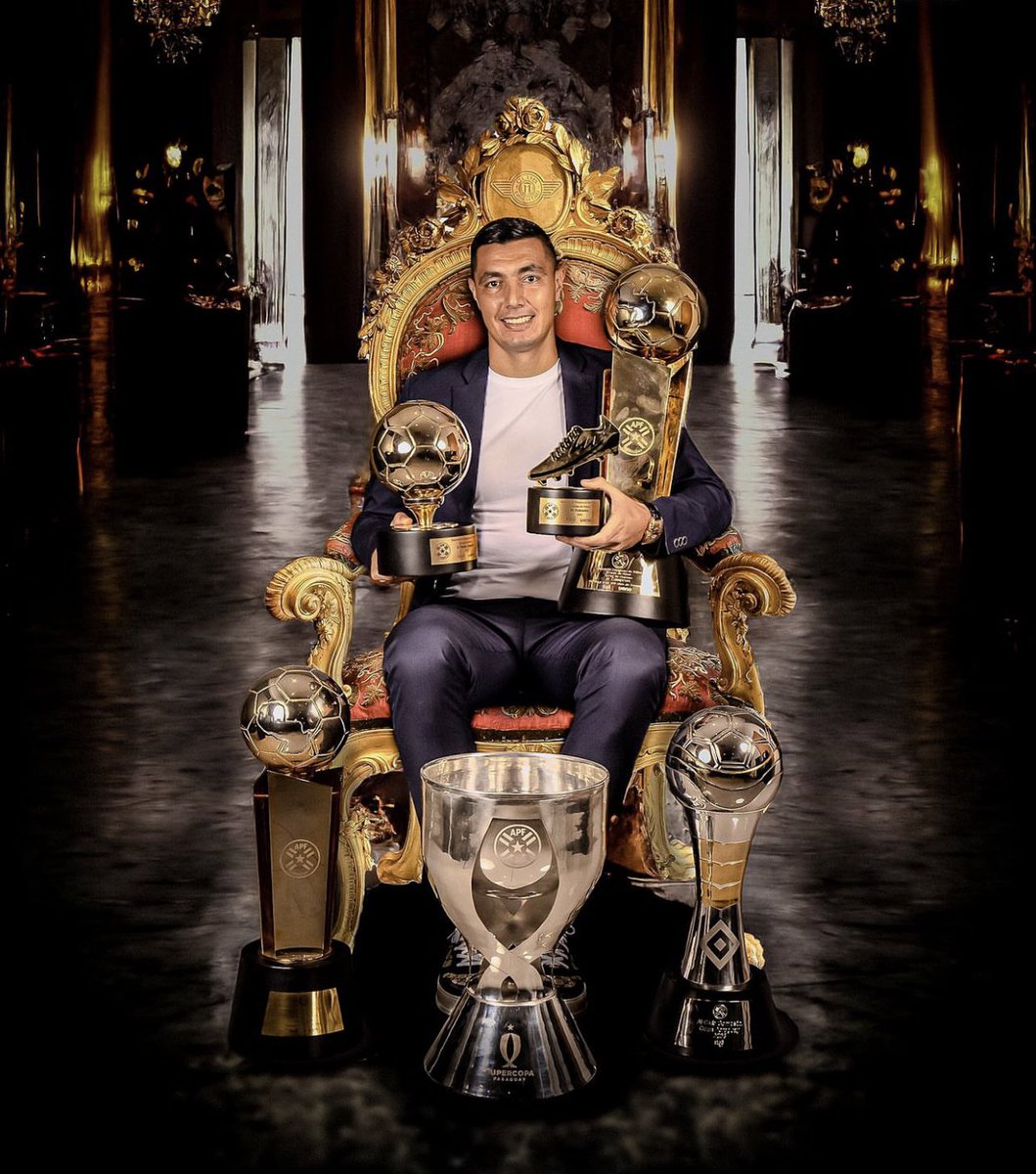IngeGuma's tweet photo. OSCAR TACUARA CARDOZO
Goleador histórico con 138 goles
Goleador histórico internacional con 25
Goleador histórico en Libertadores con 18
Llegó a 11 títulos, el 6to absoluto con el #GUMA. Igualó a Edgar Robles como el 5to jugador con más títulos en el club. LEYENDA https://t.co/WLW14fAYs4