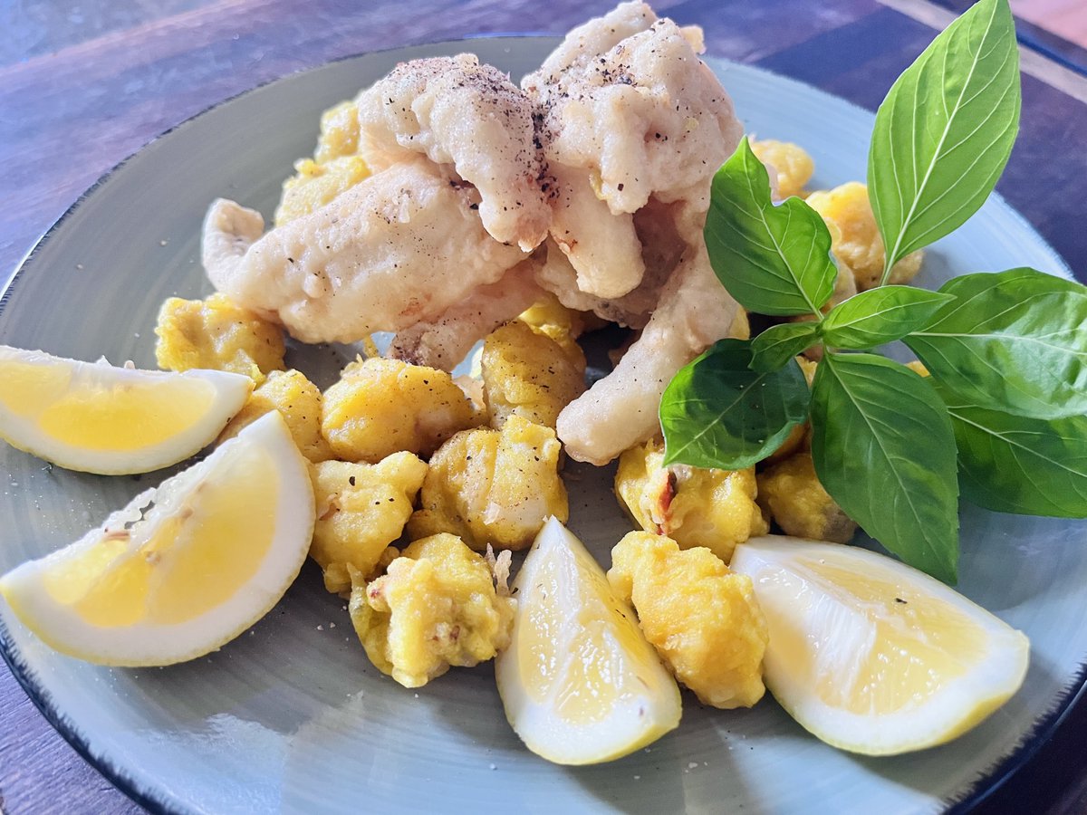 Victorian scallops and flathead fillets. Bet you’re hungry now!
#vicseafood #scallops #flathead #yum