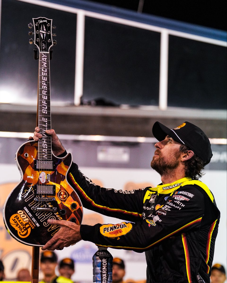 Music City mastery. 🎸