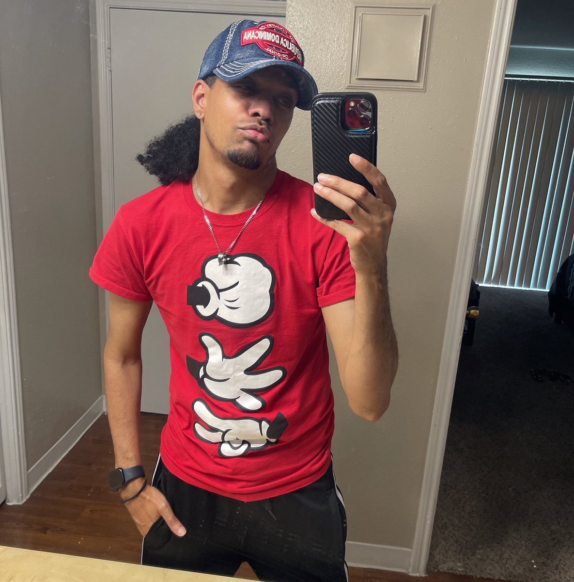 i be in my own lil world chillin 🌎😎 #HappySunday 🌞🫶🏽