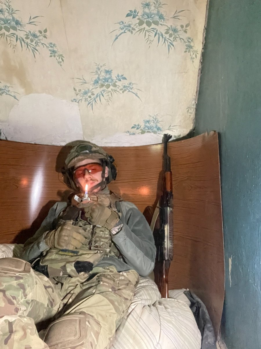 Stassek_'s tweet image. Сьогодні рівно 3 роки, як я офіційно у війську.
Дякую побратимам, пам’ятаю тих, кого вже нема.
Йду далі - за них, за нас.