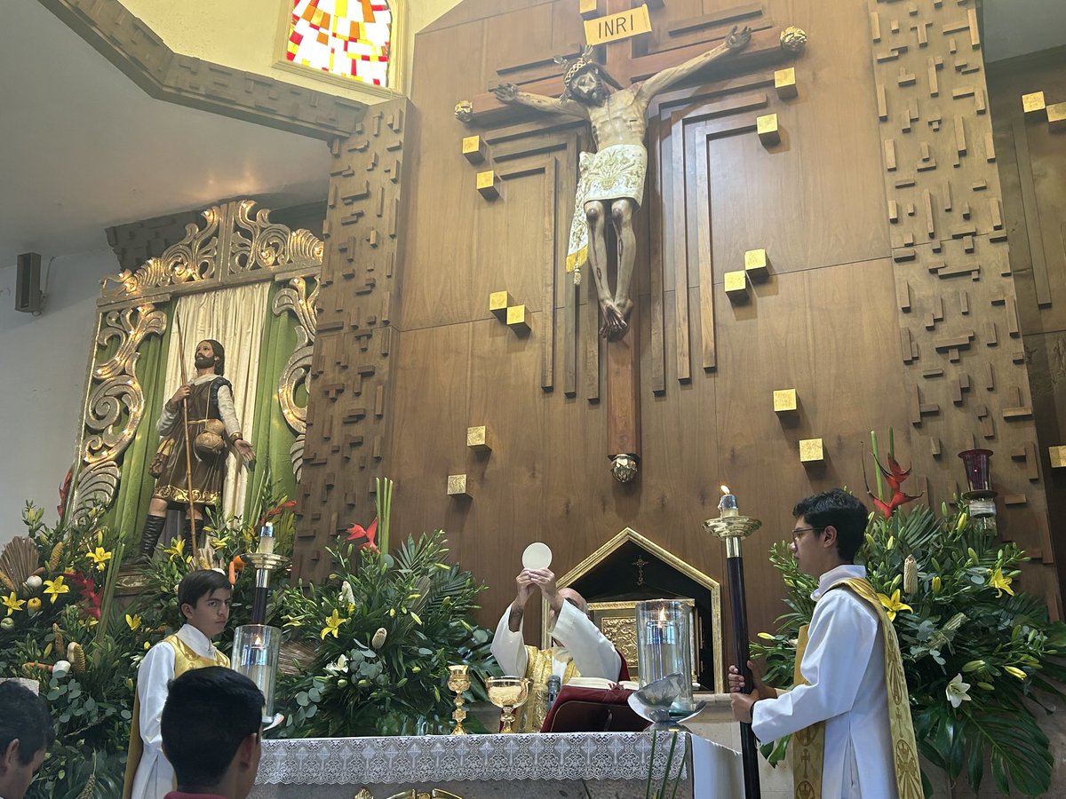 Domingo de la Ascensión. ¡Estamos destinados para la eternidad! Permanezcamos con los pies en el suelo y la mirada al cielo, en Jesucristo está nuestra esperanza.