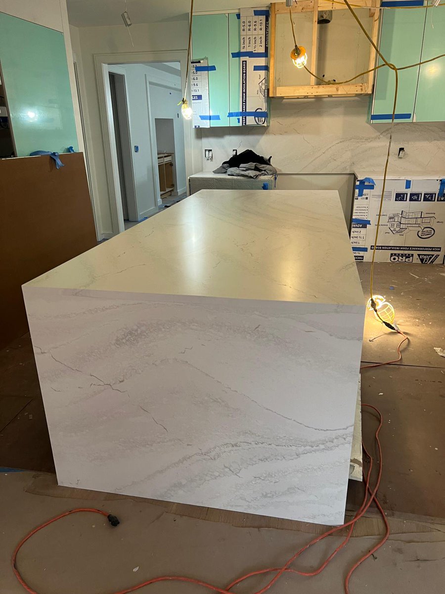 MGIBoston's tweet photo. Summer is on it’s way and while you may be on an island vacation, ridin’ the waves on THIS island is all we’re thinking about!
What @cambriasurfaces says about their Iverness Everleigh quartz, “Statement meets subtle in this movement-rich design that features cool gray and warm, https://t.co/ESrlWMpYh5