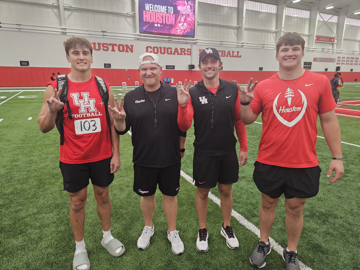 aiden_slansky's tweet image. Had a great day at the @UHCougarFB camp today. Thank you coach @Coach_Nagle and @CoachHenryStone for a fun evening. Look forward to seeing you again soon. #GoCoogs
@UHouston @CoachWEFritz @CoachMartin_18 @mcneill_josh @DogFootball