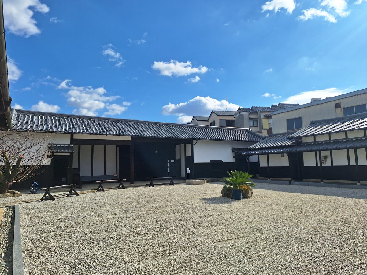 【今後の予定】
『6月』
8日(日)水間鉄道&amp;水間寺
14～15日(土日)夜の洲本商店街
21.22日(土.日)港町加太の紫陽花ロケ
29日(日)もりぐち歴史館
「lacorolle2000.wixsite.com/lacorolle-web」
#ラコロール
#ラコロール水間鉄道
#ラコロール夜の洲本商店街
#ラコロール加太
#ラコロールもりぐち歴史館