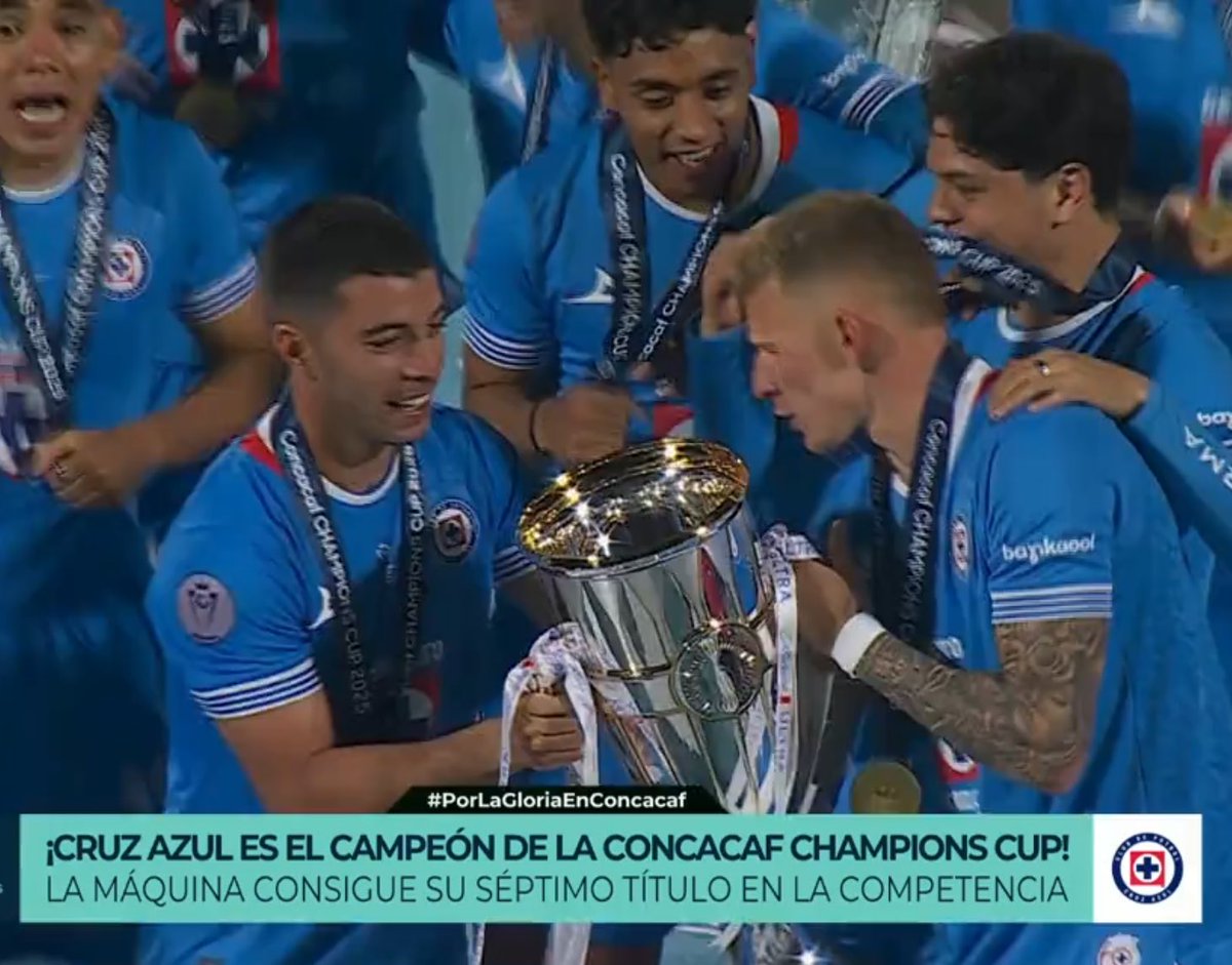 Miren a Erik Lira.

POR FIN pudo levantar un título en CU

🥹🚂💙