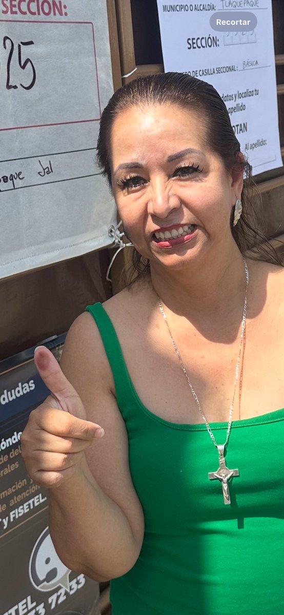 Lucyrive's tweet photo. @rvillanueval El ejercicio del voto es un derecho, pero también una obligación yo ya vote https://t.co/I8OdUZHoyt