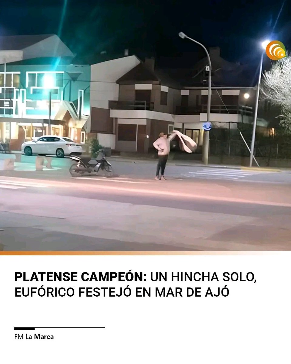 El hincha de Platense festejando solo en Mar de Ajó. Esto también es el fútbol.
