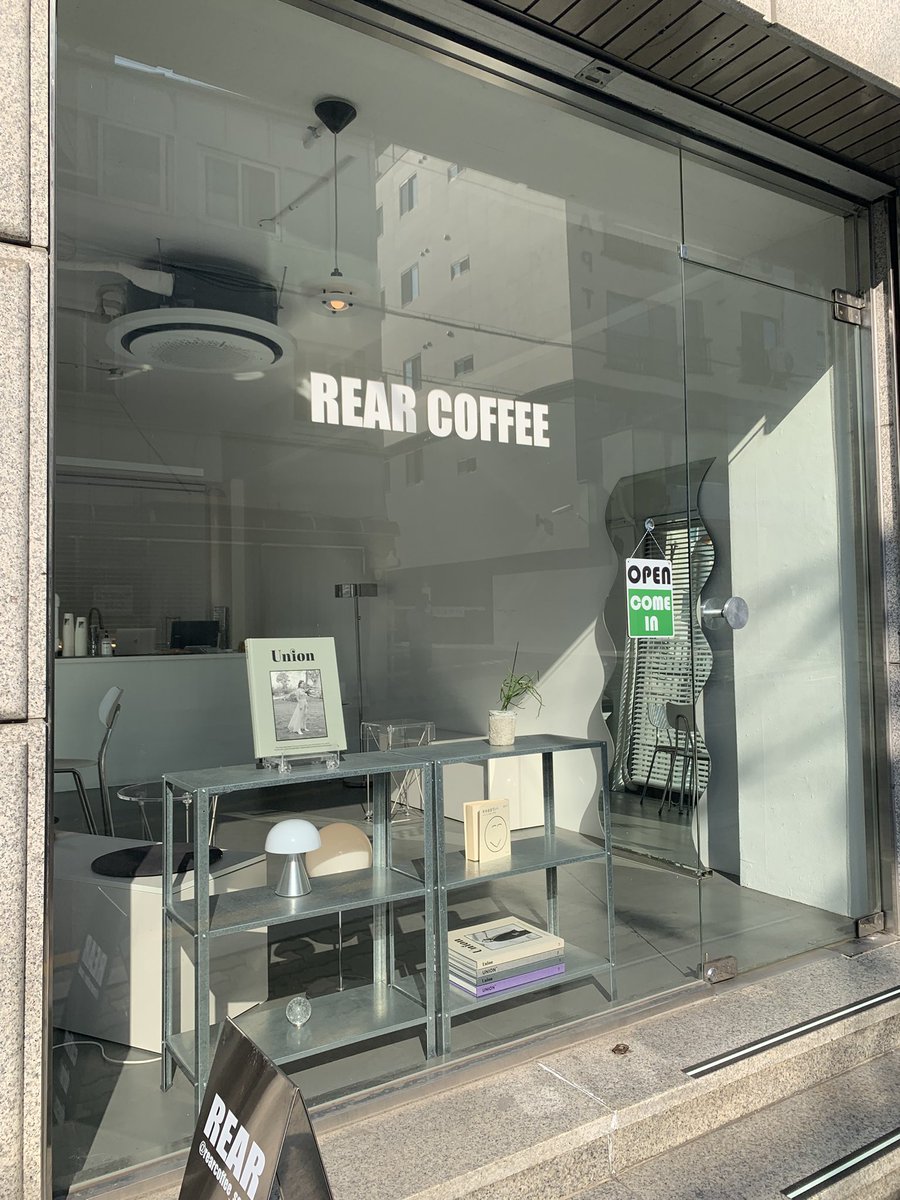rearcoffee's tweet photo. **이벤트 문의 시  기본적인 양식 작성 후 문의 부탁드립니다 ** 

/인스타그램 DM @rearcoffee_seoul

-주최자 성함 /연락처 
-이벤트 날짜
-이벤트 종류
-기본 특전 준비수량 (대략적인) 

#생일카페대관 #생카무료대관 #망원동생일카페 https://t.co/qDhG9zUfDW