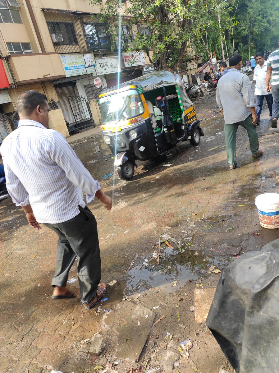 RushLogYT's tweet photo. @mybmc There is a continuous liverage flow from the guttars and dirty water are separated in a middle of a road due to this growth of mosquitoes . I request to look into this.
Location: Near Kalpana Dairy, Gazdhar Bandh Road, S.B. Patil Marg, Santacruz West, Mumbai 400054 https://t.co/bjAIEJZ0JU