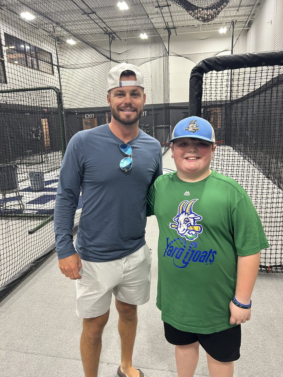 Bigbackzach's tweet photo. E said to tell TA thanks for the last minute tips/lesson! He hit his first HR of the season! https://t.co/CKwSCoFx3F