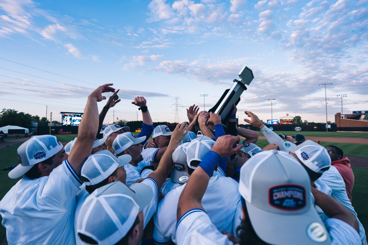 A special season. A special group. 💙

#GoJays