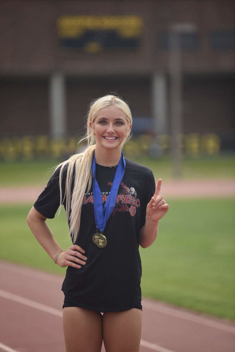 rubymarble14's tweet image. New PR!! 200m 24.27 (-0.9) 11th grade