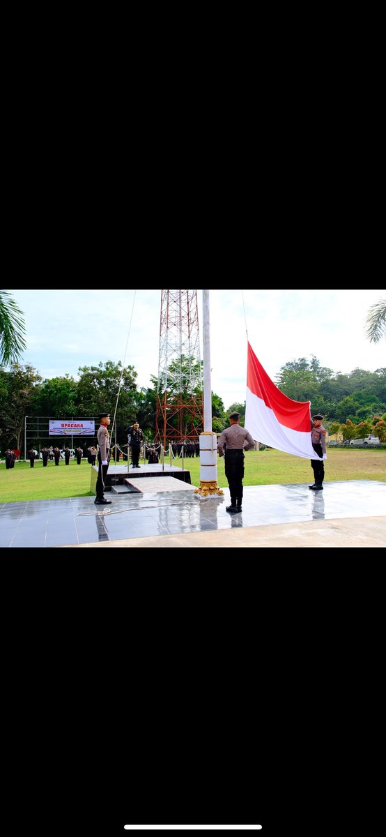 Humas_PolresLMD's tweet photo. Polres Lamandau melaksanakan Upacara Peringatan Hari Lahir Pancasila dengan khidmat dan penuh semangat kebangsaan,  Upacara yang berlangsung di halaman Mapolres Lamandau pada hari Senin, (2/6/25) Pagi. https://t.co/BfdecgtTTC