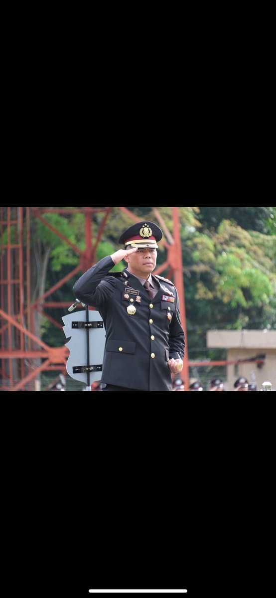 Humas_PolresLMD's tweet photo. Polres Lamandau melaksanakan Upacara Peringatan Hari Lahir Pancasila dengan khidmat dan penuh semangat kebangsaan,  Upacara yang berlangsung di halaman Mapolres Lamandau pada hari Senin, (2/6/25) Pagi. https://t.co/BfdecgtTTC