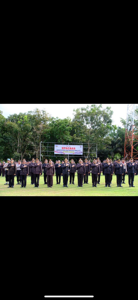 Humas_PolresLMD's tweet photo. Polres Lamandau melaksanakan Upacara Peringatan Hari Lahir Pancasila dengan khidmat dan penuh semangat kebangsaan,  Upacara yang berlangsung di halaman Mapolres Lamandau pada hari Senin, (2/6/25) Pagi. https://t.co/BfdecgtTTC