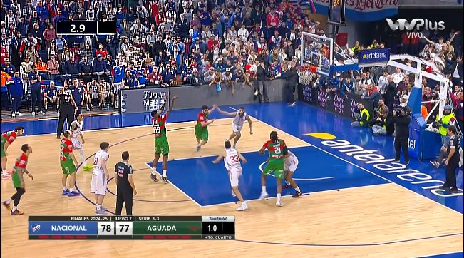 Insólito, increíble, amateur: #Aguada recibió una técnica faltando 2.9 por poner seis jugadores en cancha cuando Wilson lanzó el libre adicional 😳