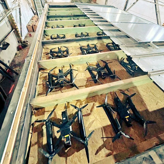 ✍️عملية عسكرية استراتيجية موسومة بطابع استخباراتى بحت؛؛ تفوق بها الذكاء الاصطناعي والدرونز منخفضة التكلفة على أسلحة قيمتها بليونات الدولارات، انتصار ساحق لطرف، وخسائر فادحة لطرف أحرقه وجود طابور خامس باع نفسه للهوى، أمر يحتاج إلى اهتمام ودراسة وتغيير استراتيجيات عسكرية فانتبهوا✊