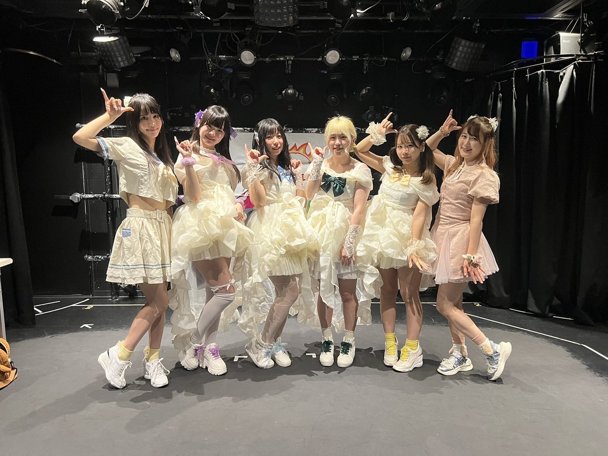 fuyuki220's tweet photo. GoldenDrop解散ライブにゲスト出演させていただきました☺️
約2年間お疲れ様でした💐
久々のライブ楽しかったです💕 https://t.co/58un5oVZiu
