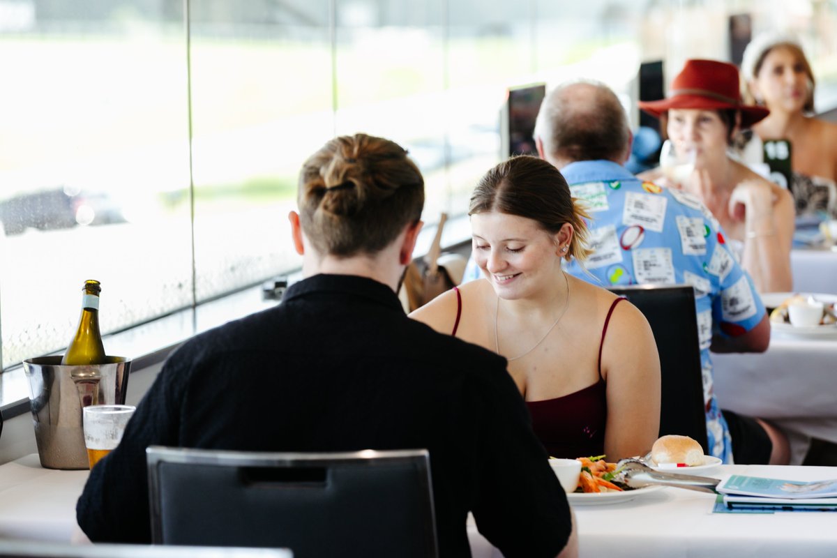 theentgrounds's tweet photo. Now Hiring: Casual hospitality staff at The Entertainment Grounds

We're looking for enthusiastic and professional casual catering staff to join our team!

Please send your resume to: events@theentertainmentgrounds.com.au https://t.co/lchHtvswRV
