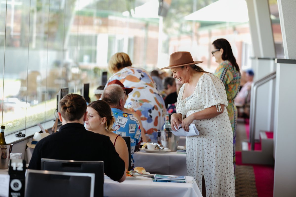 theentgrounds's tweet photo. Now Hiring: Casual hospitality staff at The Entertainment Grounds

We're looking for enthusiastic and professional casual catering staff to join our team!

Please send your resume to: events@theentertainmentgrounds.com.au https://t.co/lchHtvswRV