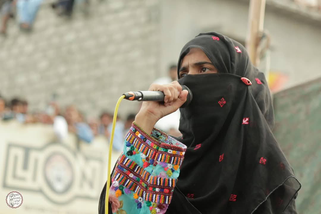 My comrades have been imprisoned for over two months now, and to silence me, my father has been forcibly disappeared. Today marks the fifty-sixth day of his disappearance, and we still have no news of him. 
1/3