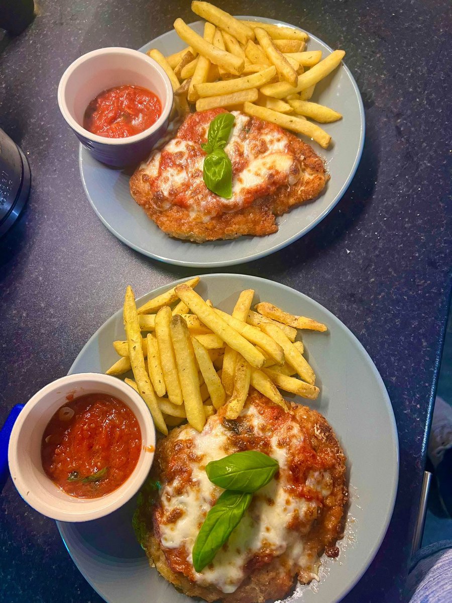 Yay or nah for dinner?

Chicken parmesan with fries 🍟 🍗