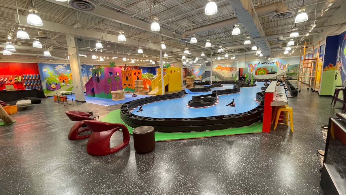 CoryTheCreative's tweet photo. The Grand Opening & ribbon cutting a few days ago @ Merritt Island #driftzone & #blastzone Nerf Arena @ the #Spacecoast #Florida #bravard #handpainted #mural #art #merrittisland #painting #nerf #partyzone #drifting #artwork #muralist #artist #hawaiiartist https://t.co/JpyM4pJxXu