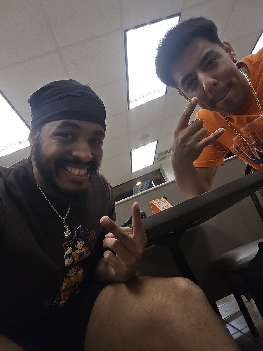 KingNeptune1220's tweet photo. Linked up with the homie
@MUFFON_ 🫵🏽🔥 https://t.co/wsBnDNoJ82