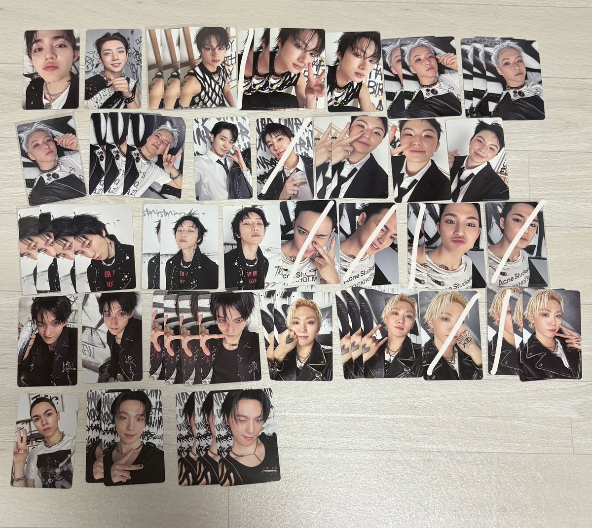 sunwodi's tweet photo. SEVENTEEN セブチ トレカ 交換　HAPPY BURSTDAY Weverse ユニバ HMV 特典 タワレコ カラット盤 ラキドロ

【譲】画像1.2.3

【求】リプ欄エスクプス　👑>💕>無印
　　未使用シリアル
　　carat盤🍒>>その他　数字分

⚪︎郵送📮
⚪︎異種、比率違い◎
⚪︎carat盤n:1◎
⚪︎carat盤は複数枚からのみ https://t.co/O27j9LB4oZ