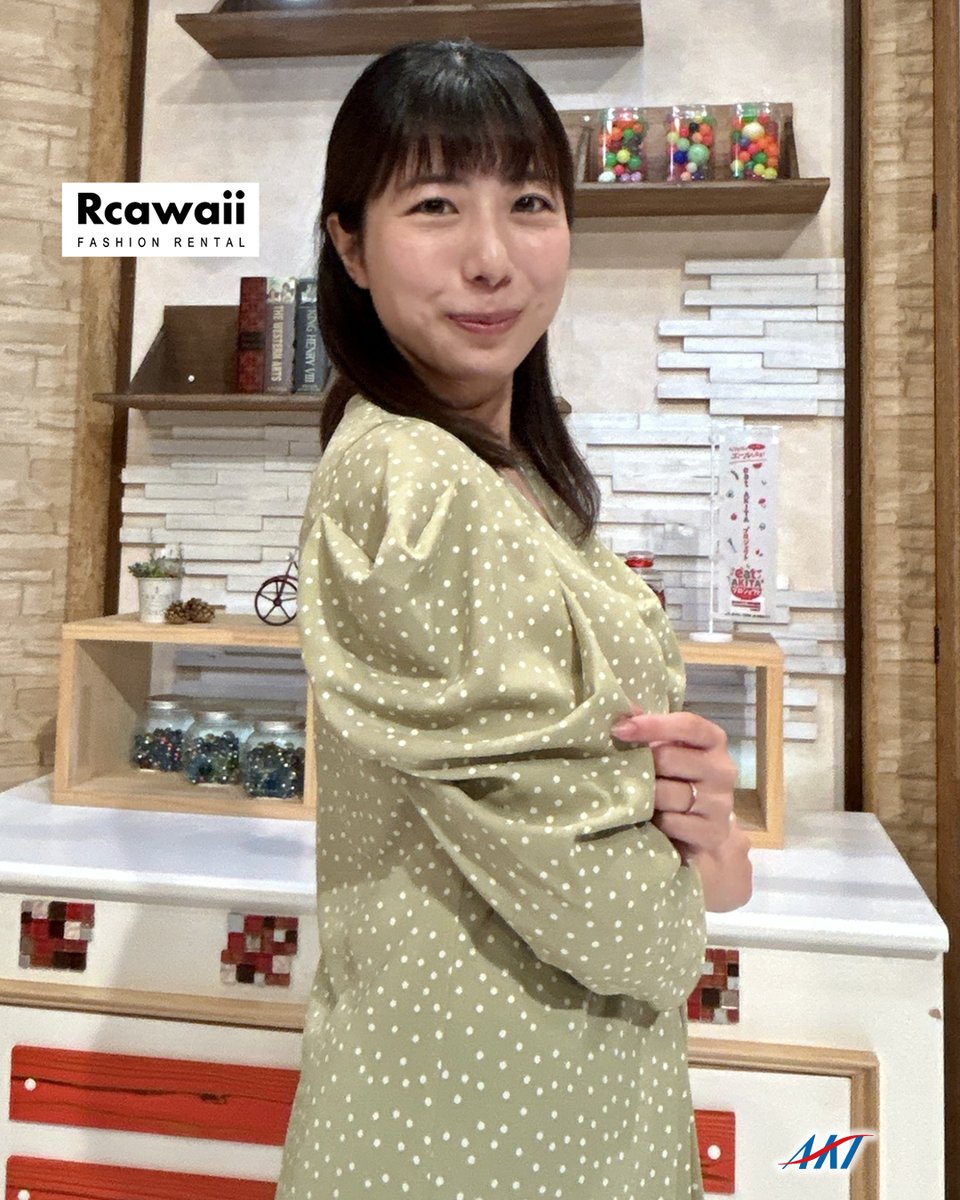 akt8_content's tweet photo. #佐藤愛純アナウンサー の
#JAみどりの広場📺#Rcawaii 様コーディネート🎀

4/26
袖のふくらみがかわいいワンピース
柔らかい色合いが目に優しく
気持ちが落ち着きます

5/17
👒初夏に着たいドッキングワンピ✌
ブラウス部分はしっかりとした素材で柔らかい光沢

#秋田県 #秋田テレビ #広告 #PR https://t.co/mpaPiDrf5a