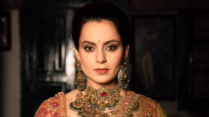 BIG NEWS 🚨 
Sharmistha says "The harassment you have done, being in a democracy, this is not what a democracy is" Kolkata Police states: "The arrest is not illegal" Kangana Ranaut demands IMMEDIATE RELEASE of Sharmishta Panoli.  "Sharmishtha has already apologized. No need to