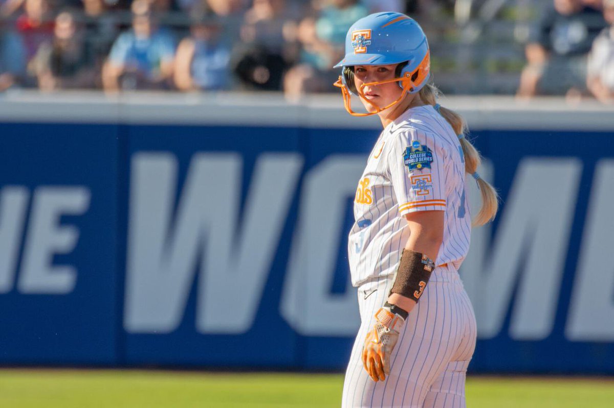 FastpitchTalk's tweet photo. 2025 WCWS vs Florida &amp; Oklahoma https://t.co/k5vZ707Fzz