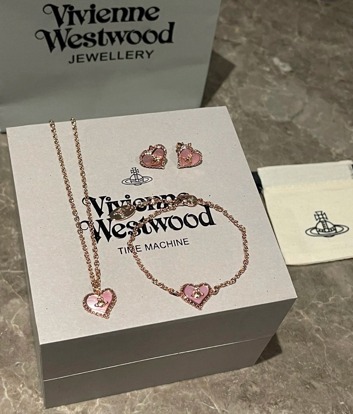 ★Vivienne Westwood★ Vivienne Westwood 25SS Women's Petra E Vivienne Westwood Petra Heart Shell Necklace Pendant Silver