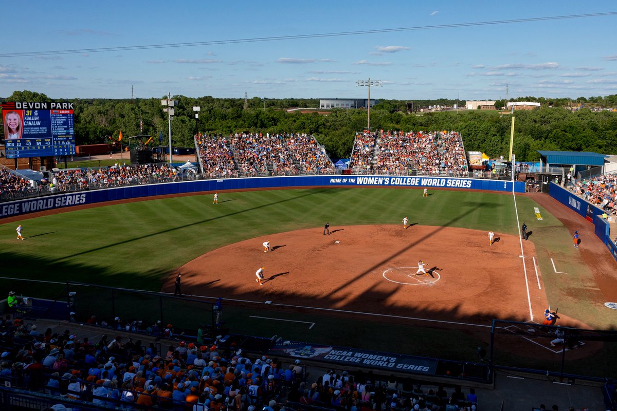 FastpitchTalk's tweet photo. 2025 WCWS vs Florida &amp; Oklahoma https://t.co/F1AhLJSL0P