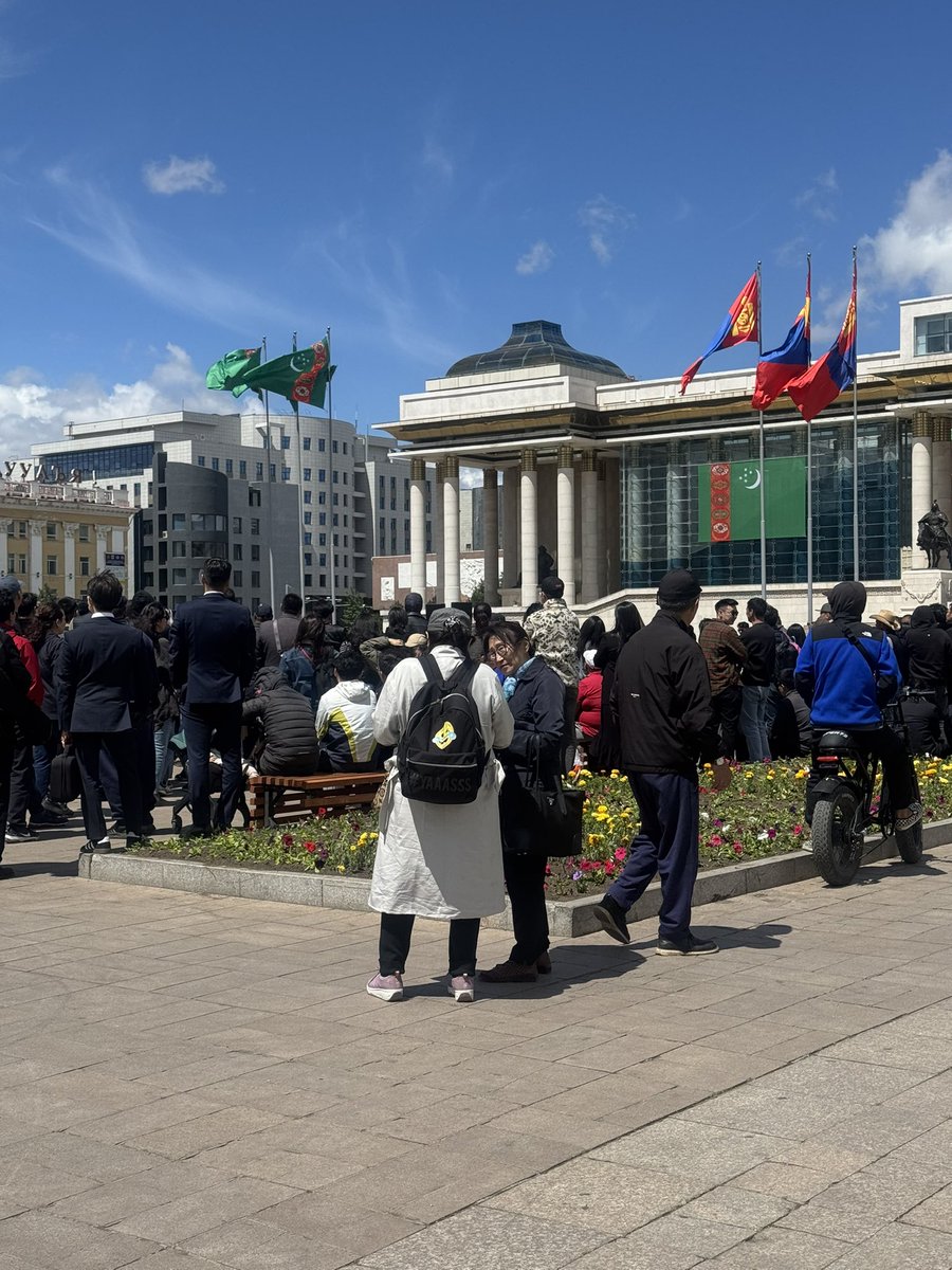 papatya_eve's tweet photo. Манай ерөнхий сайд Харвард байтугай Монголын үндэсний их сургуульд ч тэнцэхгүй гэшшш🤌🏼
#ComedyForChange https://t.co/edOuAsLog7