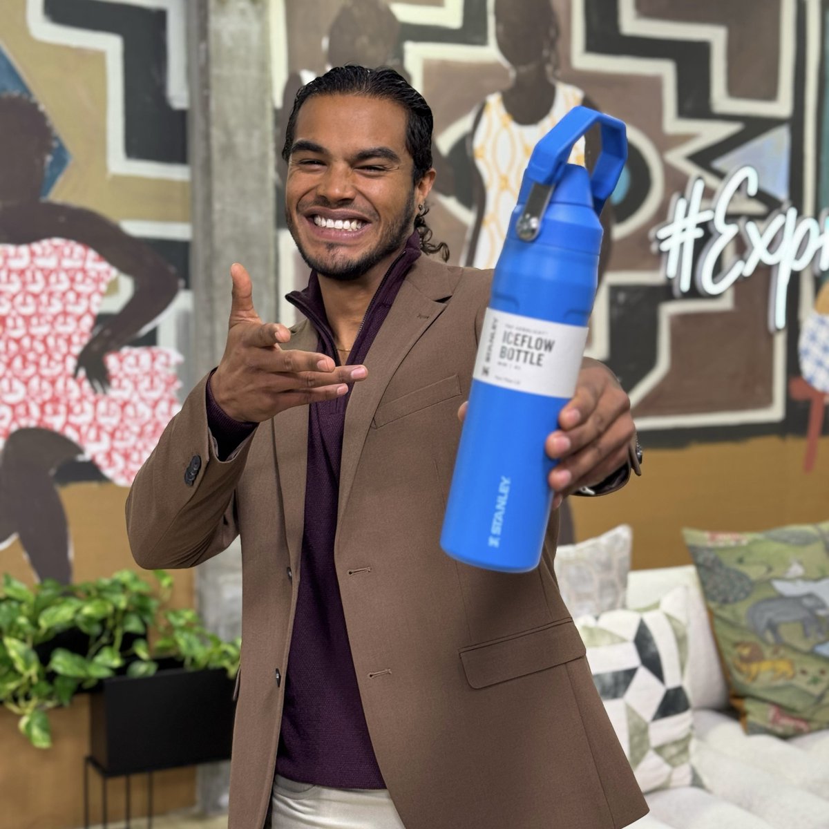 Cheers to Dad - with every sip 💙 Celebrate Father’s Day with the bold Azure Stanley Aerolight™ IceFlow™ - lightweight, leakproof &amp; made for adventure. We’re giving away 10! 🎁
To enter:
✅ Follow 'stanley_southafrica' on Instagram
❤️ Like this post
🫂 Tag a father figure or