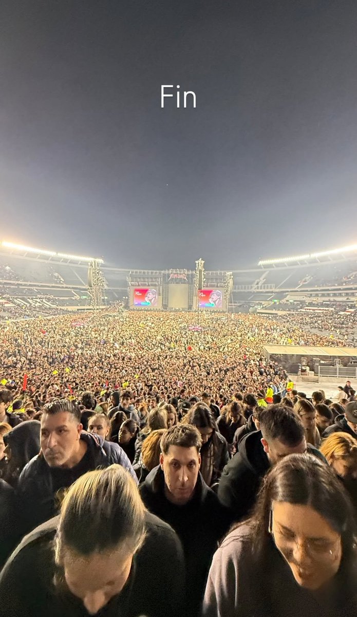 Que fin de semana!! El club de la pelea se presentó en River… recién empieza….
Gracias a todos…. A cada uno q está ahí!!! LCDTM!!!!!❤️💀🤘🏼