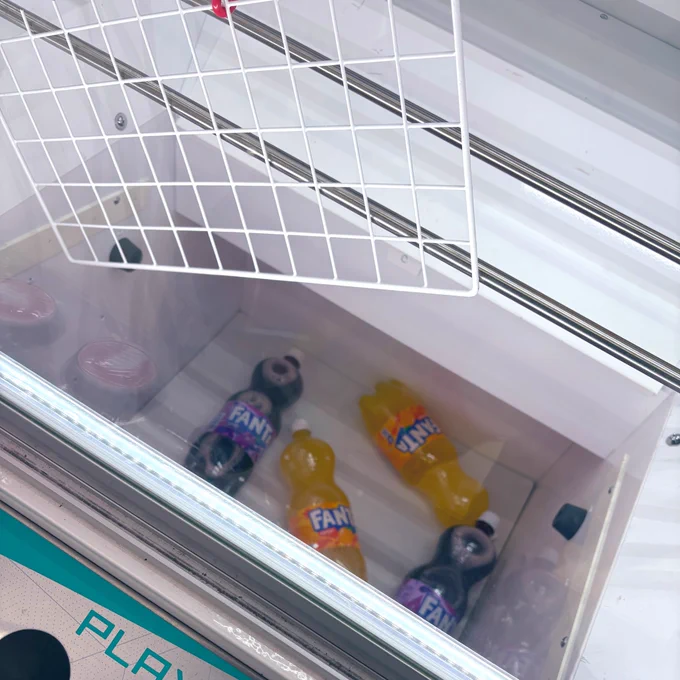 このゲームの仕様で炭酸飲料を置くのはなかなかに鬼畜だし自転車で持って帰るのも地獄(4リットル……)