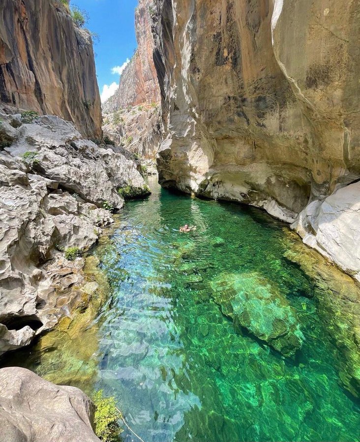 🌄 Günaydın!
Yeni bir güne, yeni bir haftaya doğanın büyüleyici kucağında, Gezende Kanyonu'nun serin esintisiyle merhaba!

Sağlıklı mutlu günler diliyoruz herkese🌿💧

📍 Gezende Kanyonu – Gülnar, Mersin
#Günaydın #GezendeKanyonu #Gülnar #DoğaAşkı #MersinKeşif #SabahEnerjisi