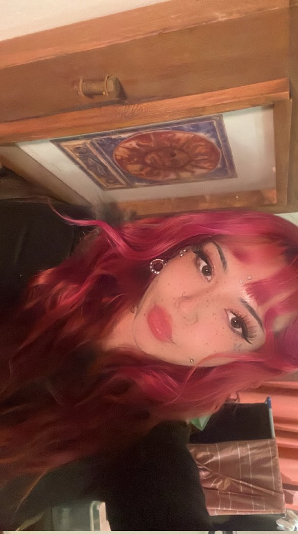 crystaloscuroo's tweet image. Tu princesita ,cómprame cositas
En mis tacones casi todo el día.⋆𓂃𓂂𖡼.𖤣𖥧𓈒◌܀