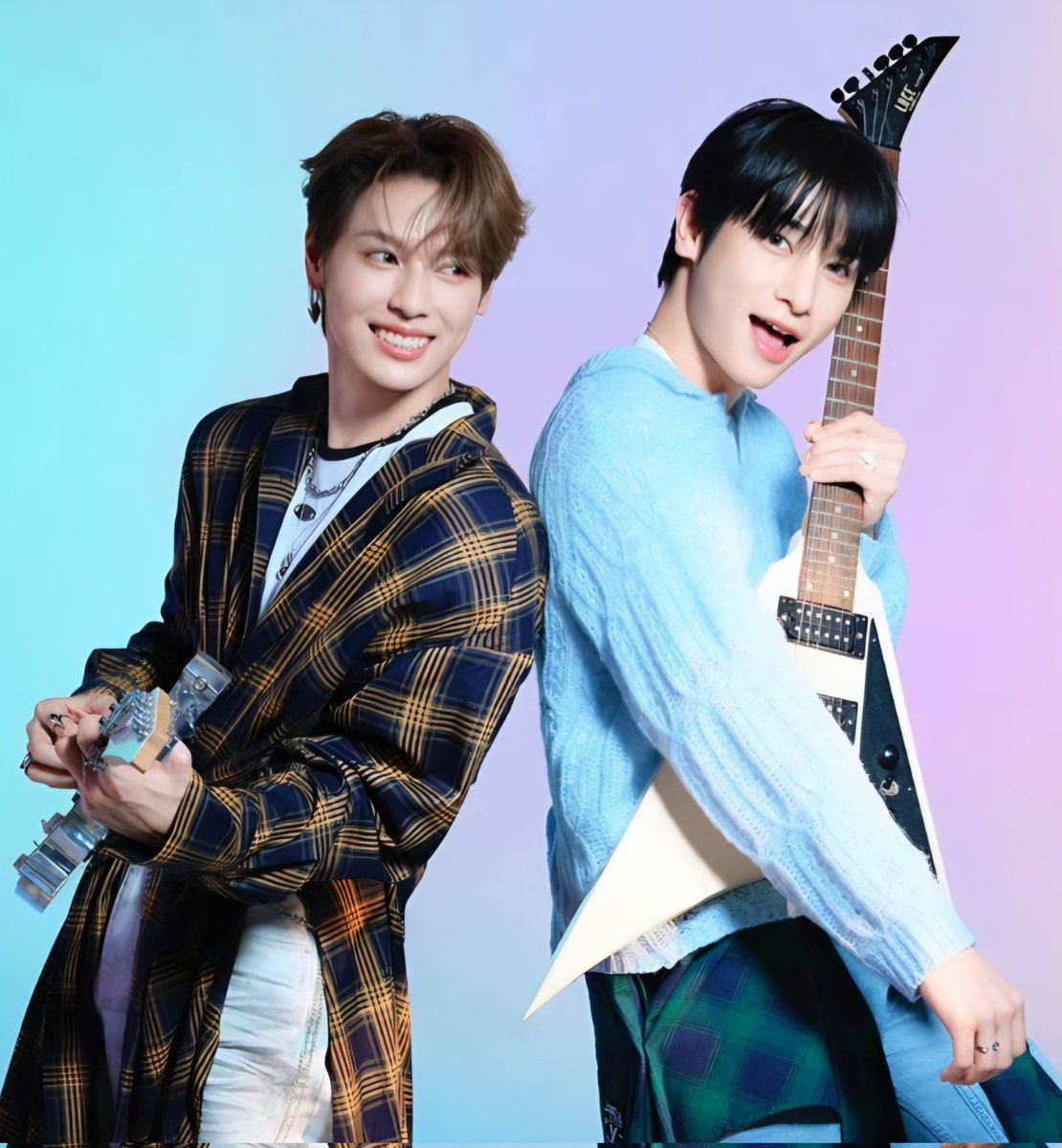 밴드부 선배들 오셨다리✨
#POLARIX #POLARIX_FREEFALL #한결 #HANGYUL #팬떠 #PENTOR