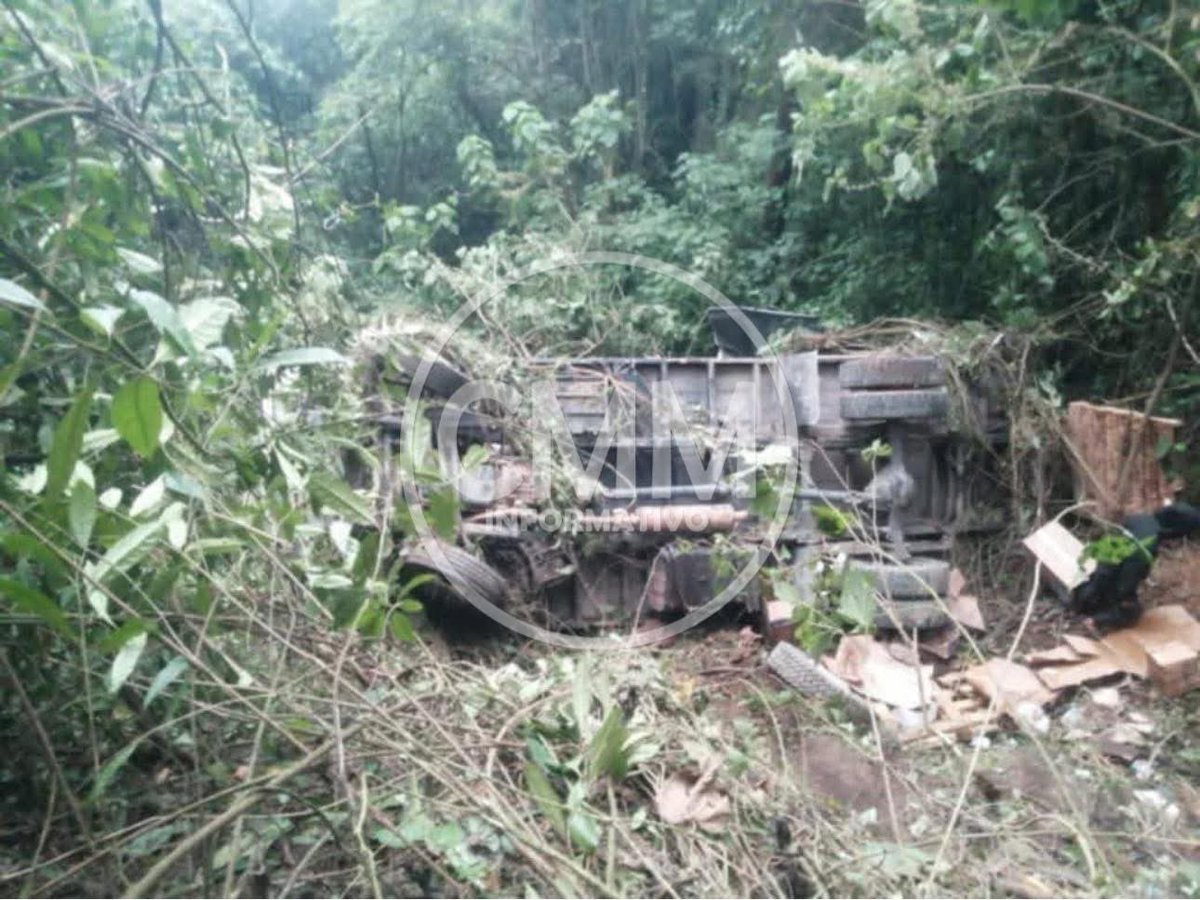 Volcadura en Loxicha deja dos heridos y desata rapiña cmminformativo.com/estatal/volcad… #pinotepa #Oaxaca