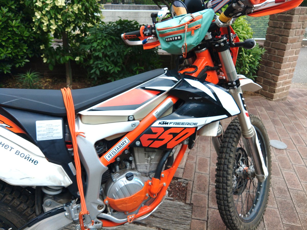 KTM819O4's tweet photo. #バイク押し #136bpm https://t.co/q6k6eZyKEC