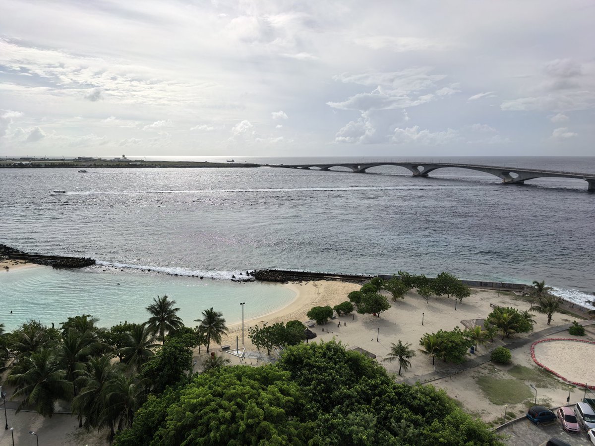 China_Amb_Mdv's tweet image. Good morning, Maldives!
Here or there, later or sooner, it seems certain to rain for today. Given this, nothing to worry about. Have a good day, friends.