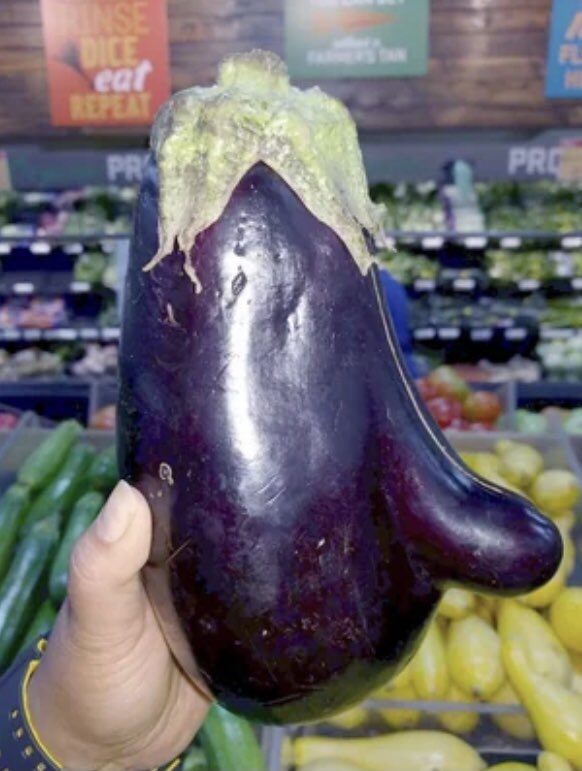 “Hubo una célebre berenjena que tenía un parecido enorme con Richard Nixon. Cuando la cara es de un personaje religioso —como, por ejemplo, una tortilla que parece exhibir la cara de Jesús— los creyentes tienden a deducir rápidamente la intervención de Dios. ”

Carl Sagan