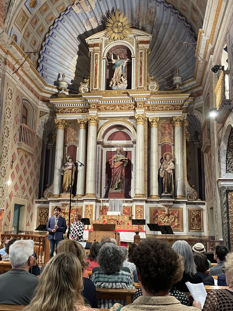 FSerra77's tweet photo. Ahir a la tarda, gran interpretació de "Mille regretz" per l'Ensemble Cristóbal de Morales, a la majestuosa església barroca de Sant Pere de #Madrona (#Pinell, #Solsonès), que destaca per la seva elegant policromia. #Patrimoni #barroc ple de joia amb @espurnesbarroqs! https://t.co/PedGGxohnB